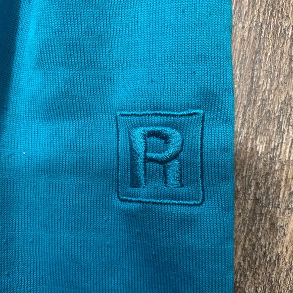 Patagonia R1 Quarter zip - Women’s small in teal - Picture 11 of 16